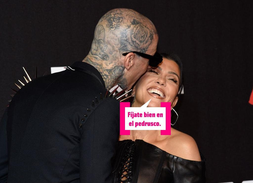 Kourtney Kardashian y Travis Baker muy acaramelados