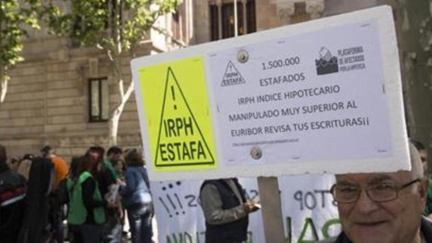 Protesta frente a la Audiencia de Barcelona contra el índice IRPH.