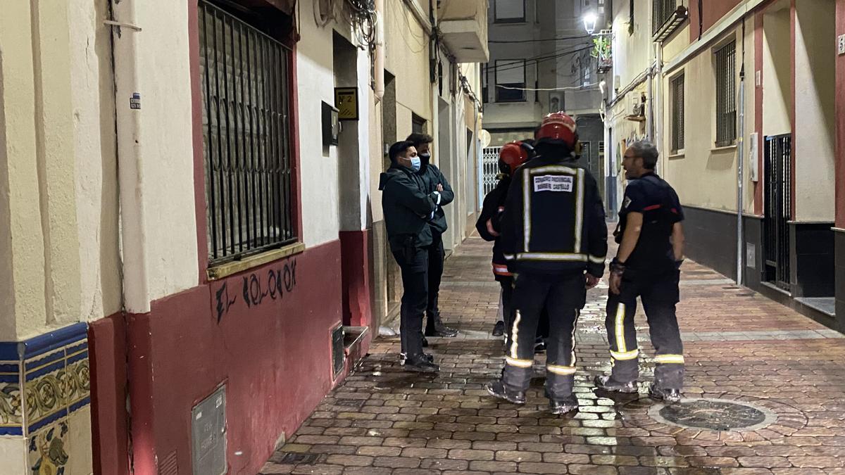 Bomberos, Guardia Civil y Policía Local de Benicarló acudieron al lugar de los hechos.