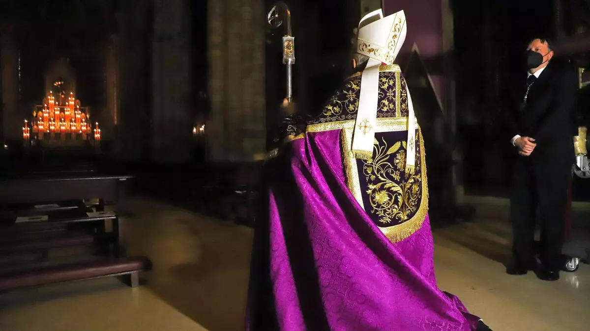 El obispo abre en San Lorenzo el Año Jubilar del Calvario