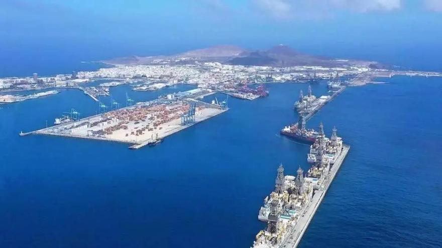 Muere un marinero tras caer al mar desde un barco fondeado en Canarias