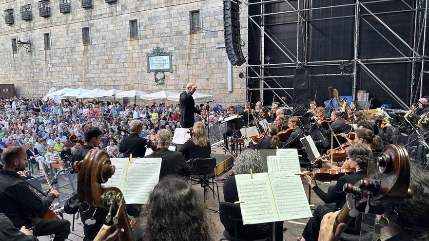 Minutos de ovación a la Real Filharmonía en la Quintana con ‘La guerra de las galaxias’