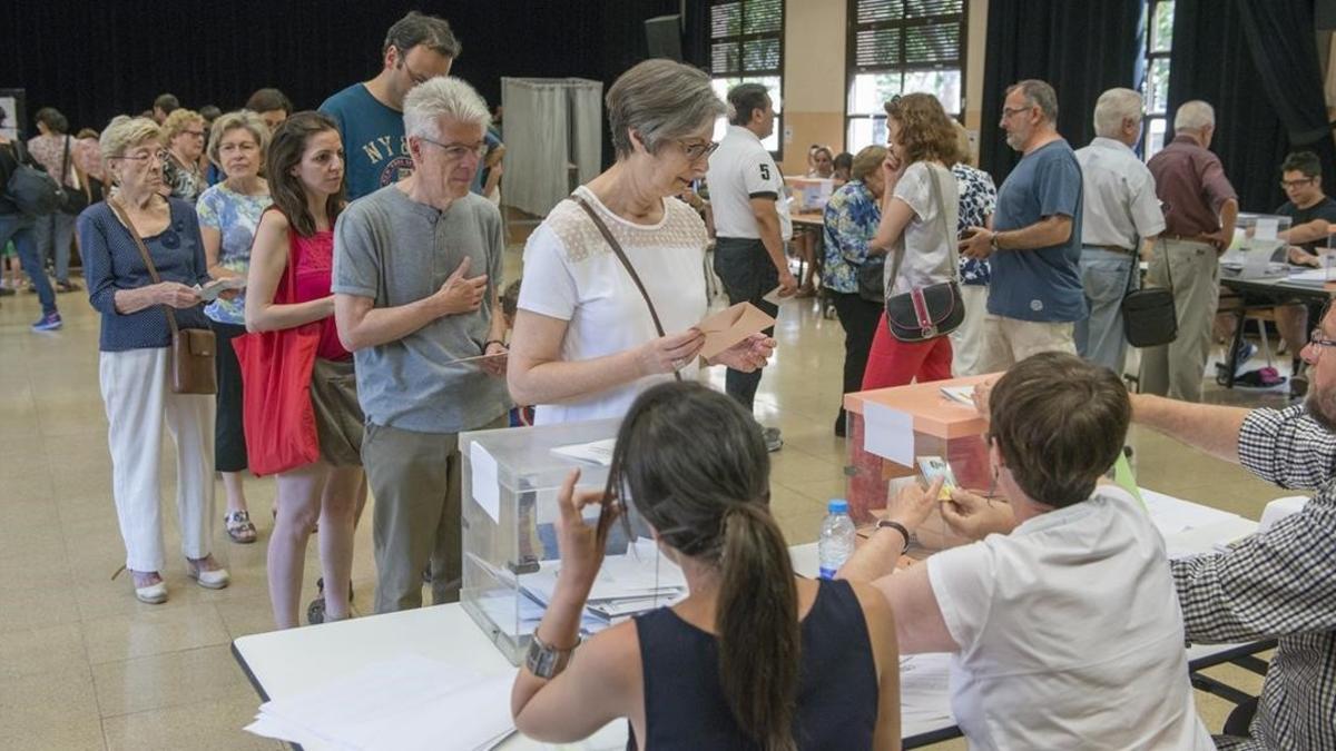 Jornada electoral en el Centre Cívic La Sedeta