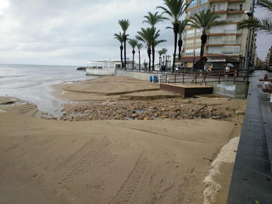 Inundaciones en Torrevieja. Avenidas y casas anegadas. Cien litros por metro cuadrado. Más de 30 intervenciones de Bomberos