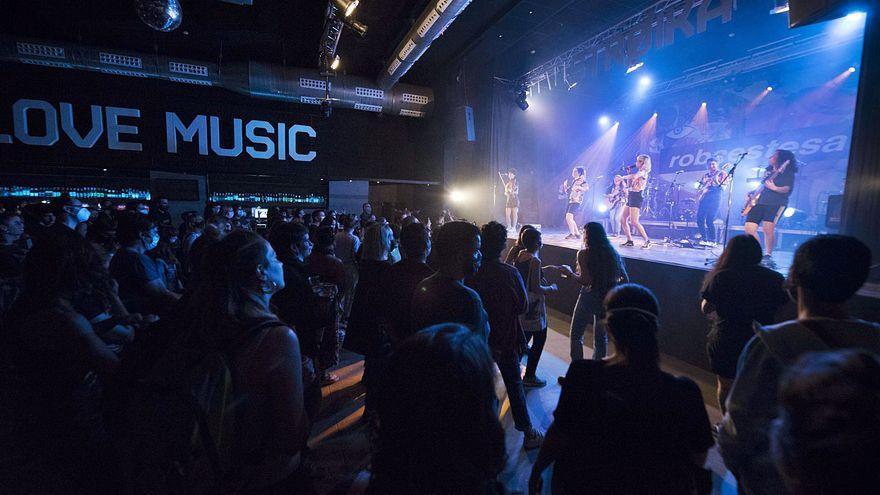 Concert de Roba Estesa a Stroika en el marc de la fira Mediterrània