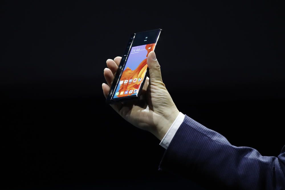 Huawei presenta en Barcelona el móvil plegable Mate X