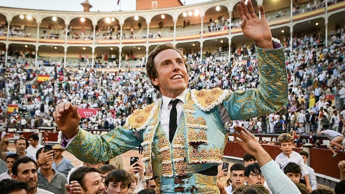 La puerta grande de Román en Las Ventas