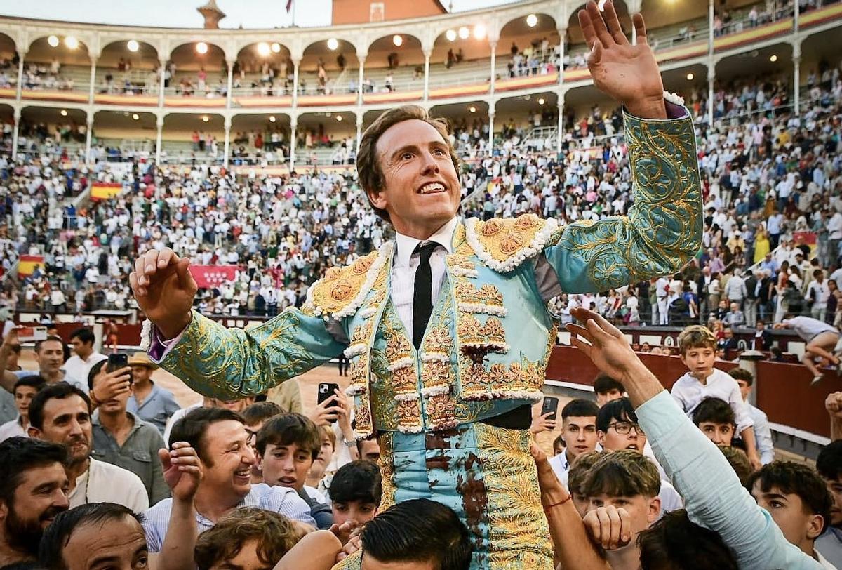 La puerta grande de Román en Las Ventas