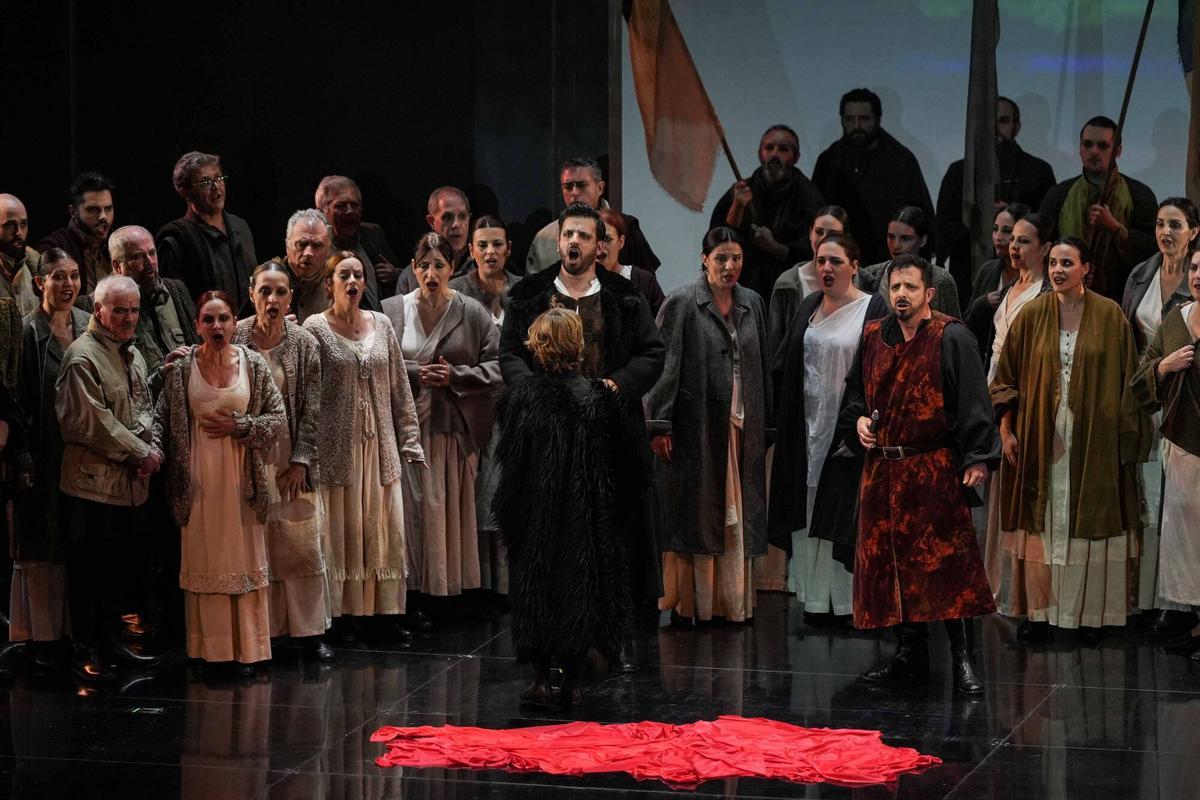 Córdoba estrena 'Macbeth' con ovación y lleno en el Gran Teatro