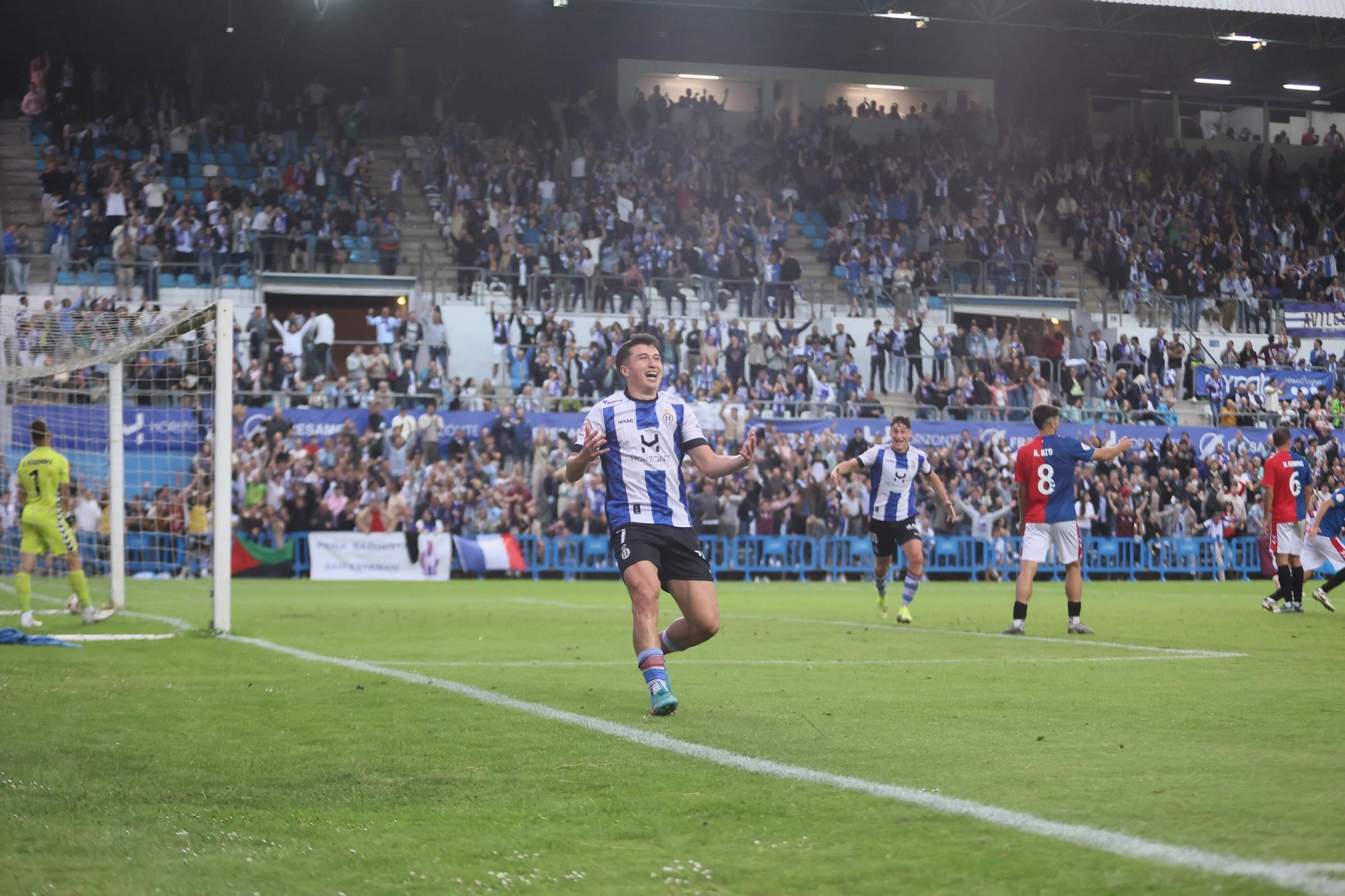EN IMÁGENES: La final por el ascenso entre Avilés y Rayo Majadahonda vivida en el Suárez Puerta