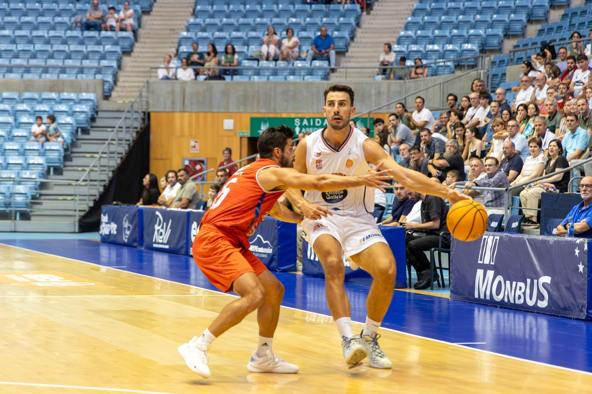 El Obradoiro se lleva su torneo con sangre, sudor y lágrimas