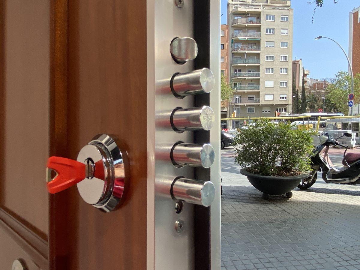 Impresioning la técnica para abrir la puerta de tu casa sin forzar la  cerradura