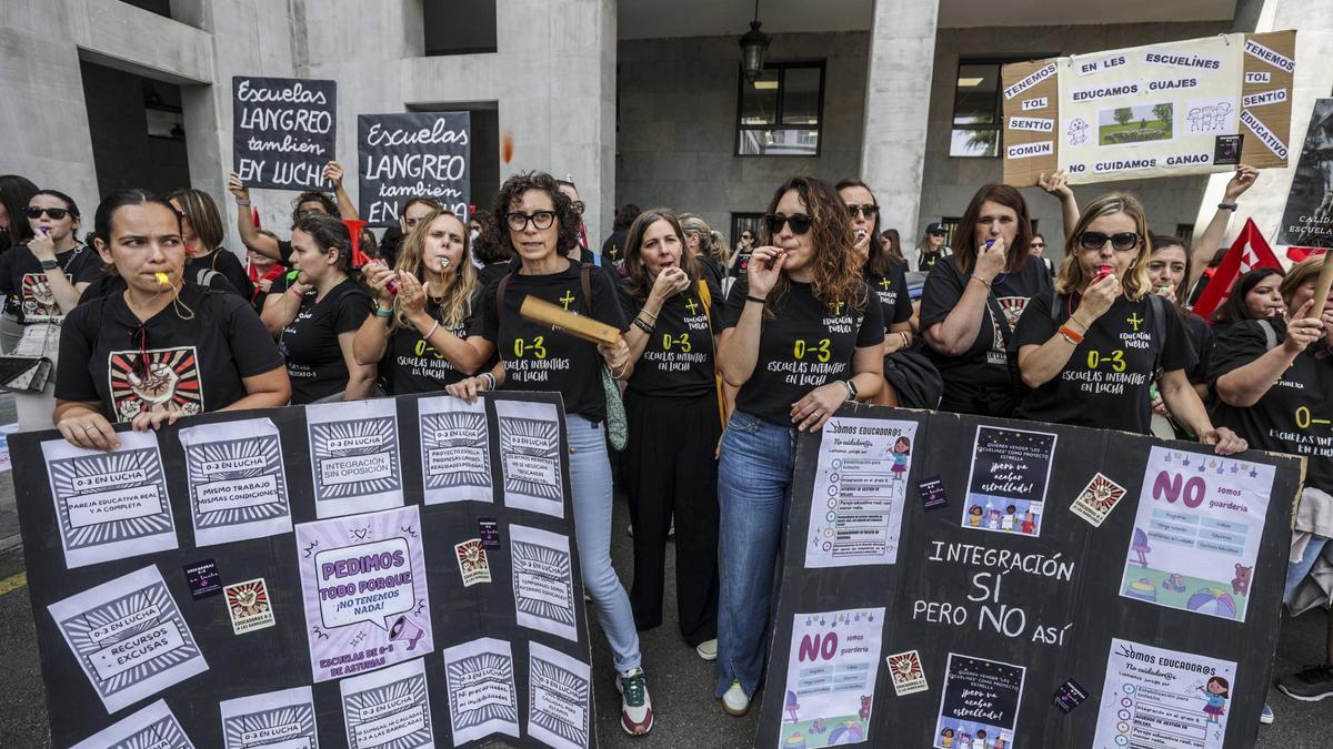 Una manifestación de las trabajadoras de las escuelinas.