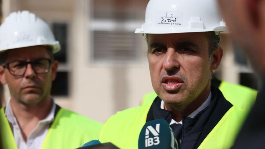 Antoni Vera, ayer en el inicio de obras en el colegio Can Misses.