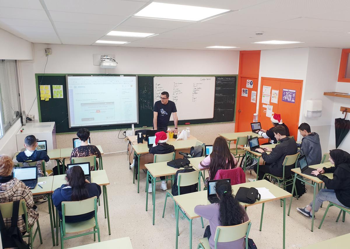 Alumnado con libro digital.