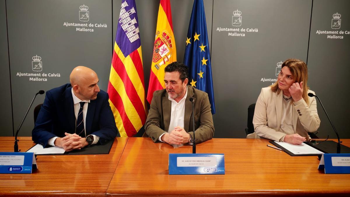 Antonio Sánchez Grao, Juan Antonio Amengual, Elisa Monserrat, secretaria de la Fundación Calvià 365