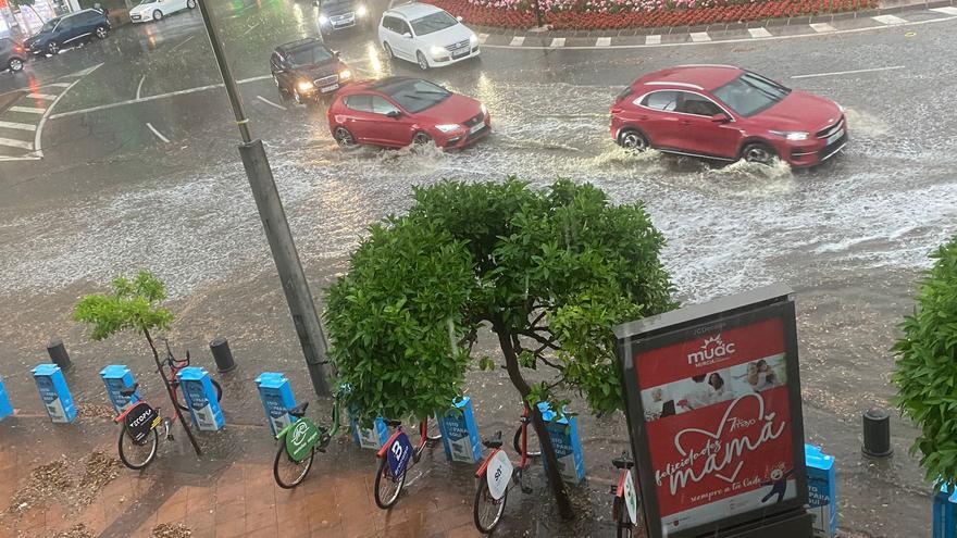 Cae un chaparrón en Murcia.