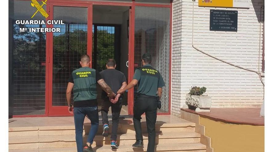 La Guardia Civil detiene al presunto autor de un robo en un restaurante de Aspe