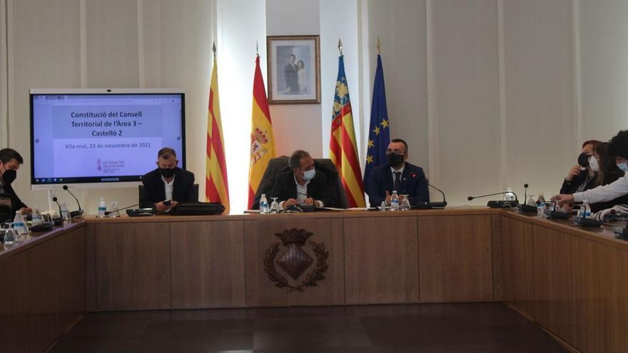 Soler, Gomicia y Benlloch presidieron ayer en Vila-real la constitución del primer consejo territorial de la FP de la provincia.