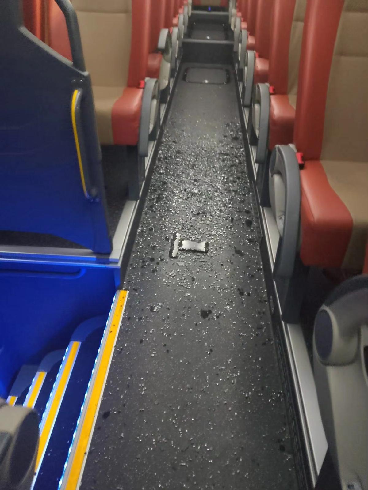 Cristales en el interior de la guagua.