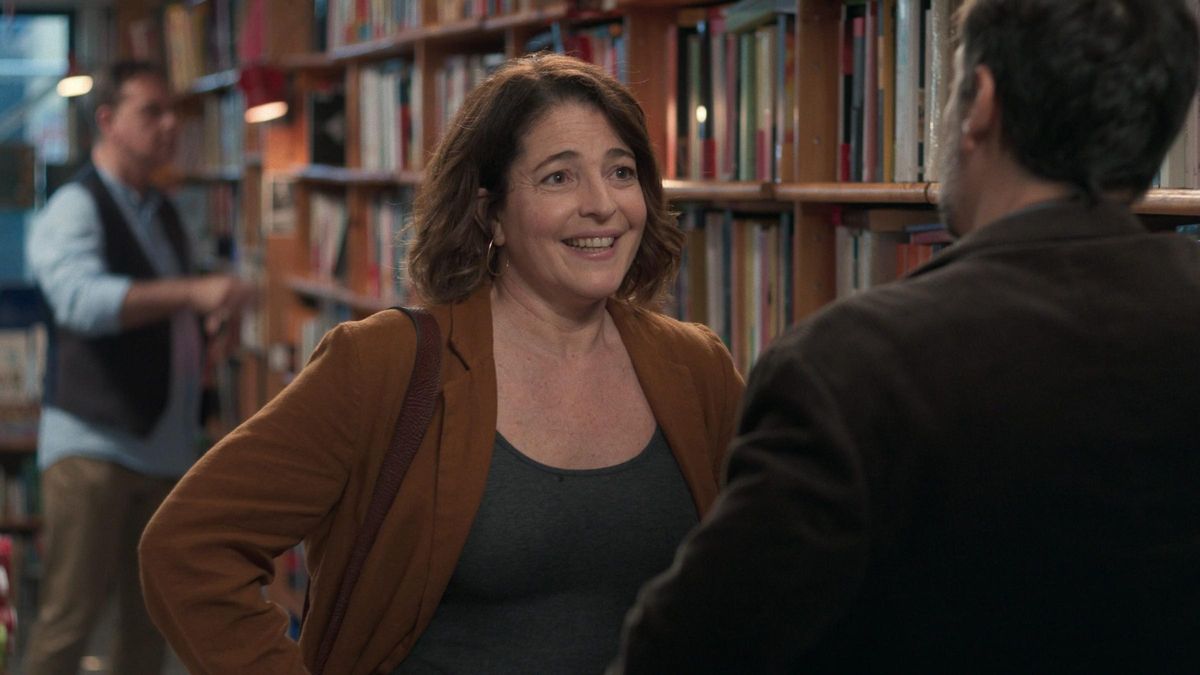 Nora Navas en la librería Taifa en una secuencia de Mi amiga Eva
