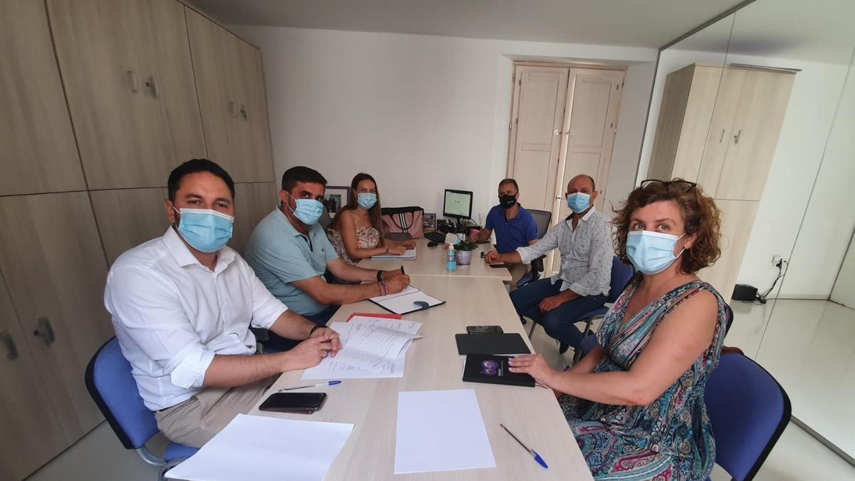 Reunión de IU con el Ayuntamiento de Ochavillo del Río.