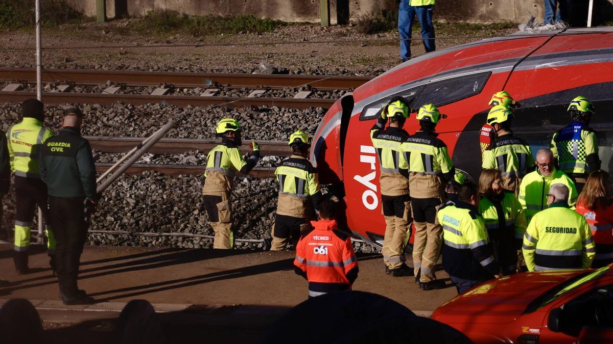 Accidente tren en Adamuz, trenes Iryo y Alvia. Accidente ferroviario, descarrilamiento Córdoba.