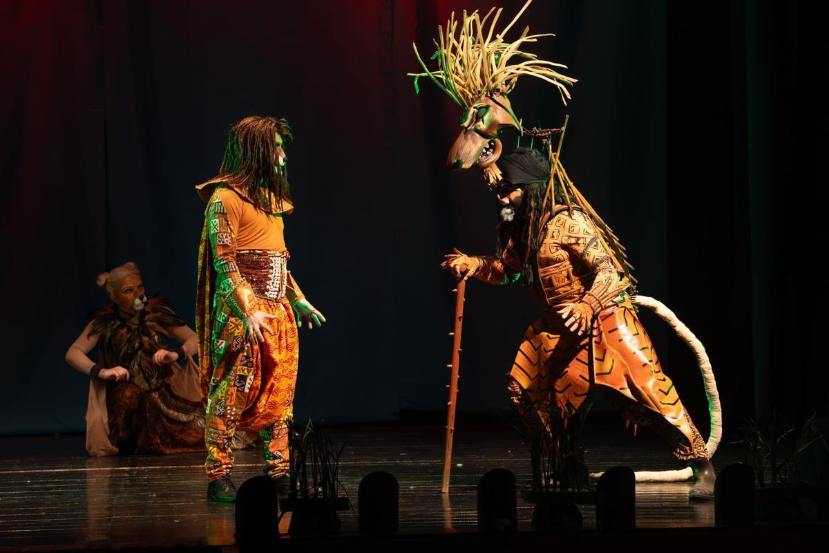 Puesta en escena de El Rey de la Selva