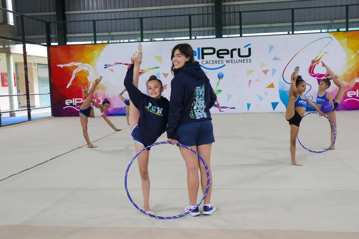 En los campamentos de verano puedes iniciarte en la gimnasia rítmica.