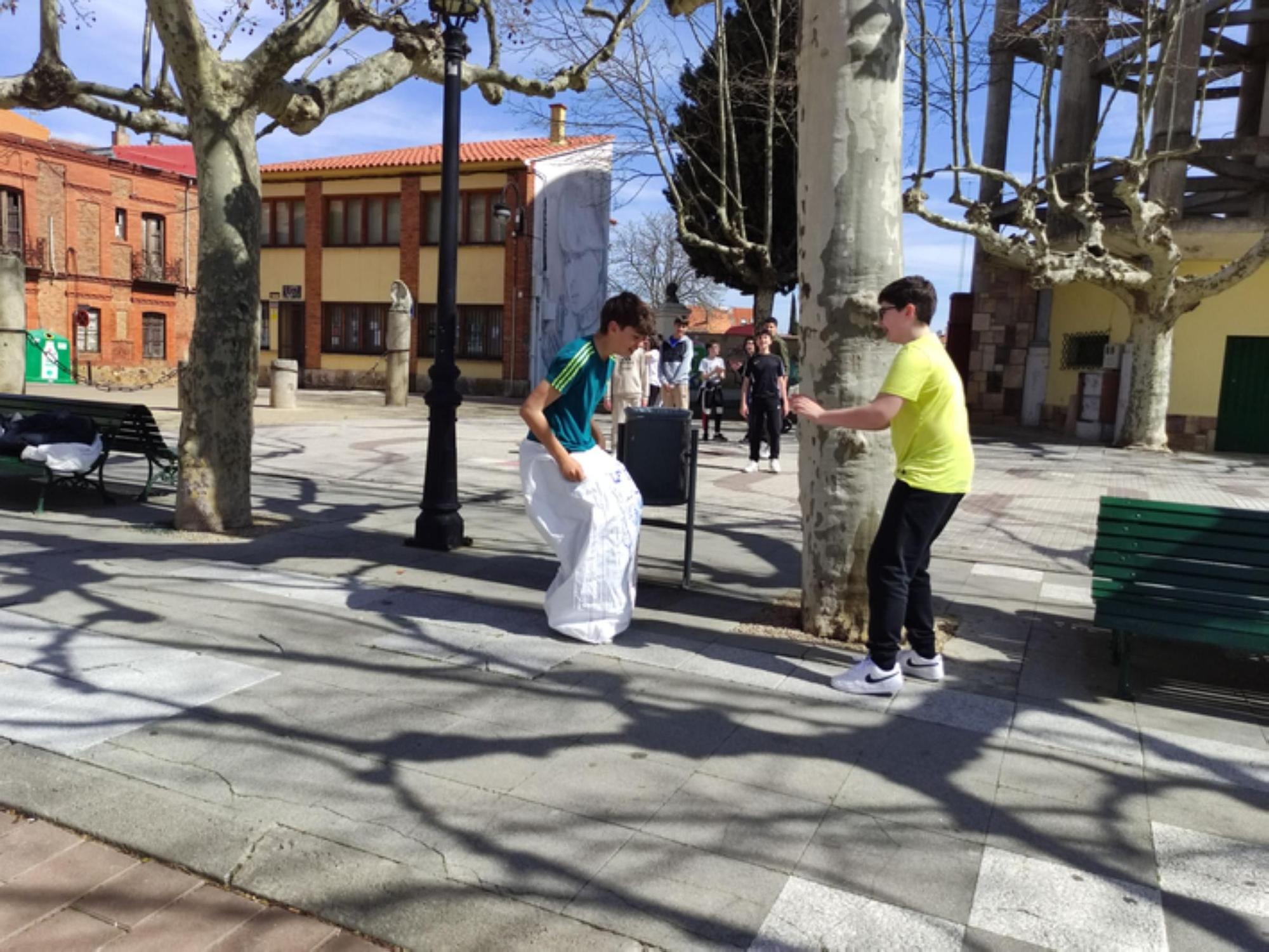 Alumnos del colegio San Vicente de Paúl y la Carrera de Benavente