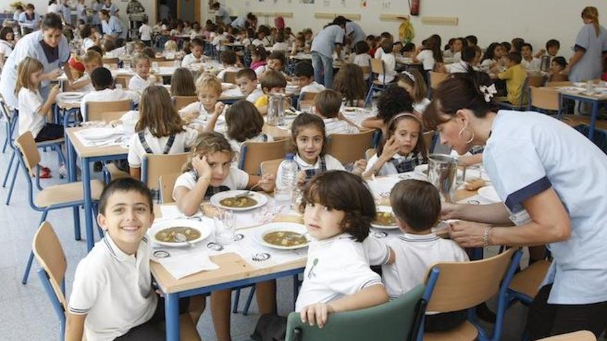 Algo más de 50.100 alumnos hicieron uso del comedor de su colegio el pasado curso escolar.