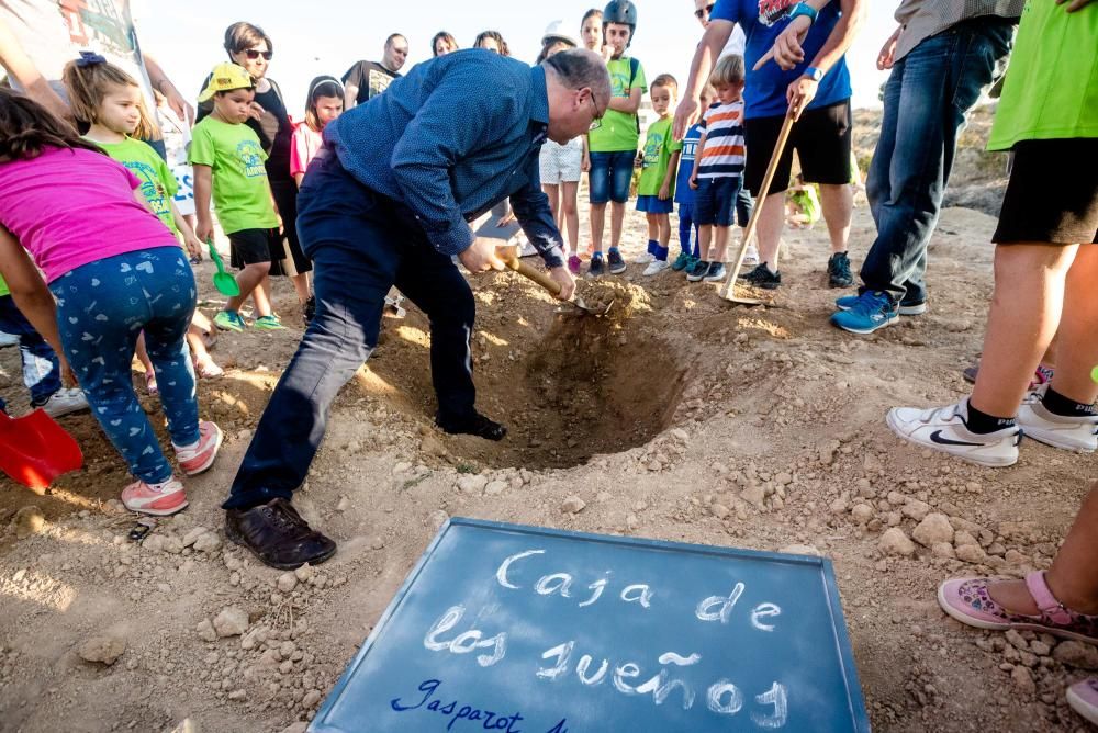 Una "caja de los sueños" como primera piedra del futuro Gasparot de La Vila