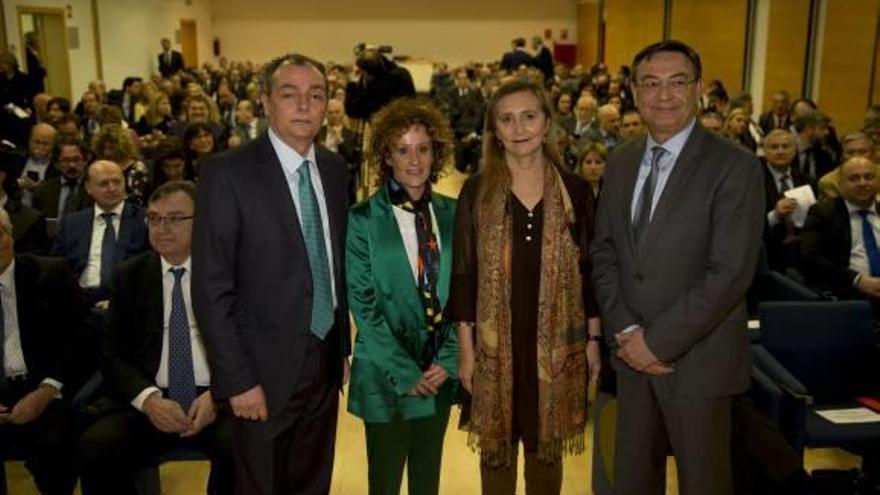 Sebastián Pla, ayer con los presidentes de la CEV y los consejos de València y Alicante.