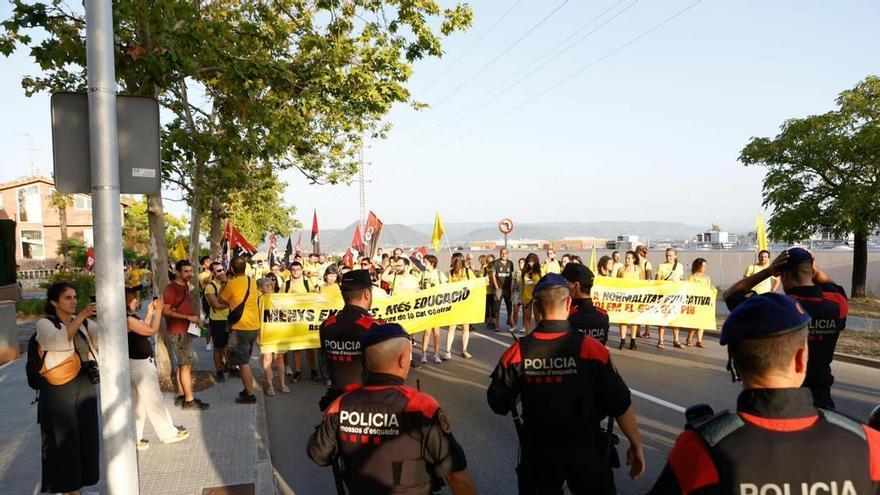 La protesta dels docents del Bages del 8 de setembre, en imatges