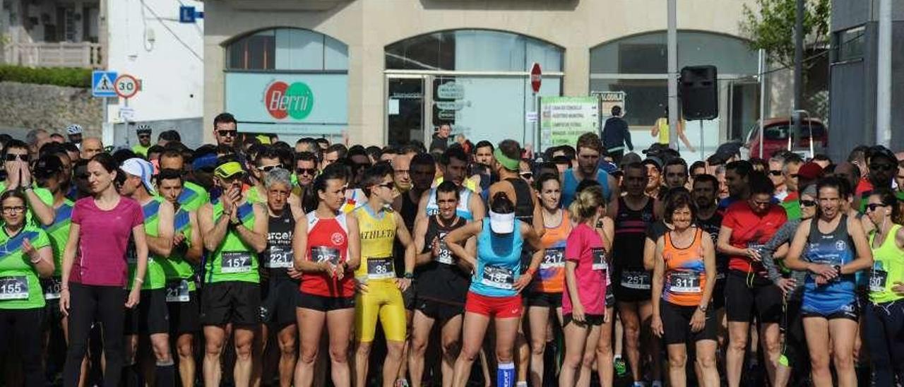 Las madres volverán a encabezar el pelotón en la salida de la Carreirón 10K. // Iñaki Abella