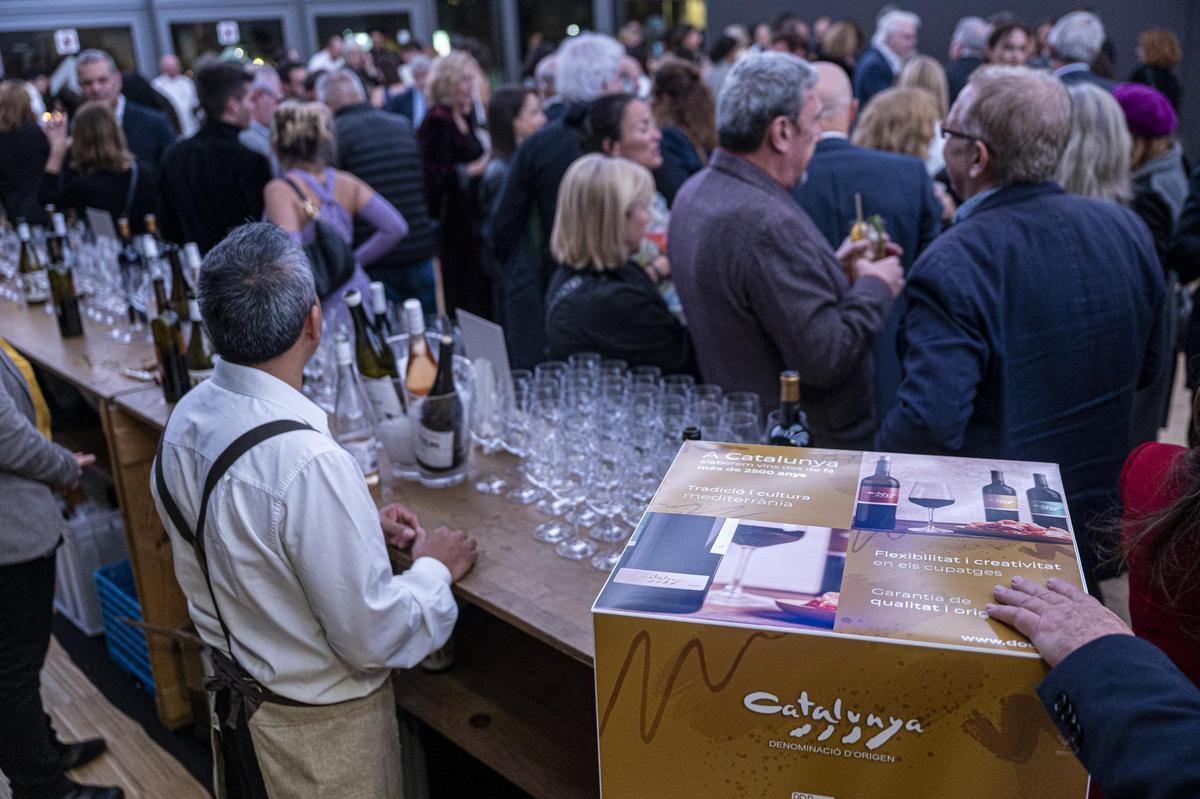 Fiesta y cóctel posterior a la entrega del premio del Català de lAny 2023.