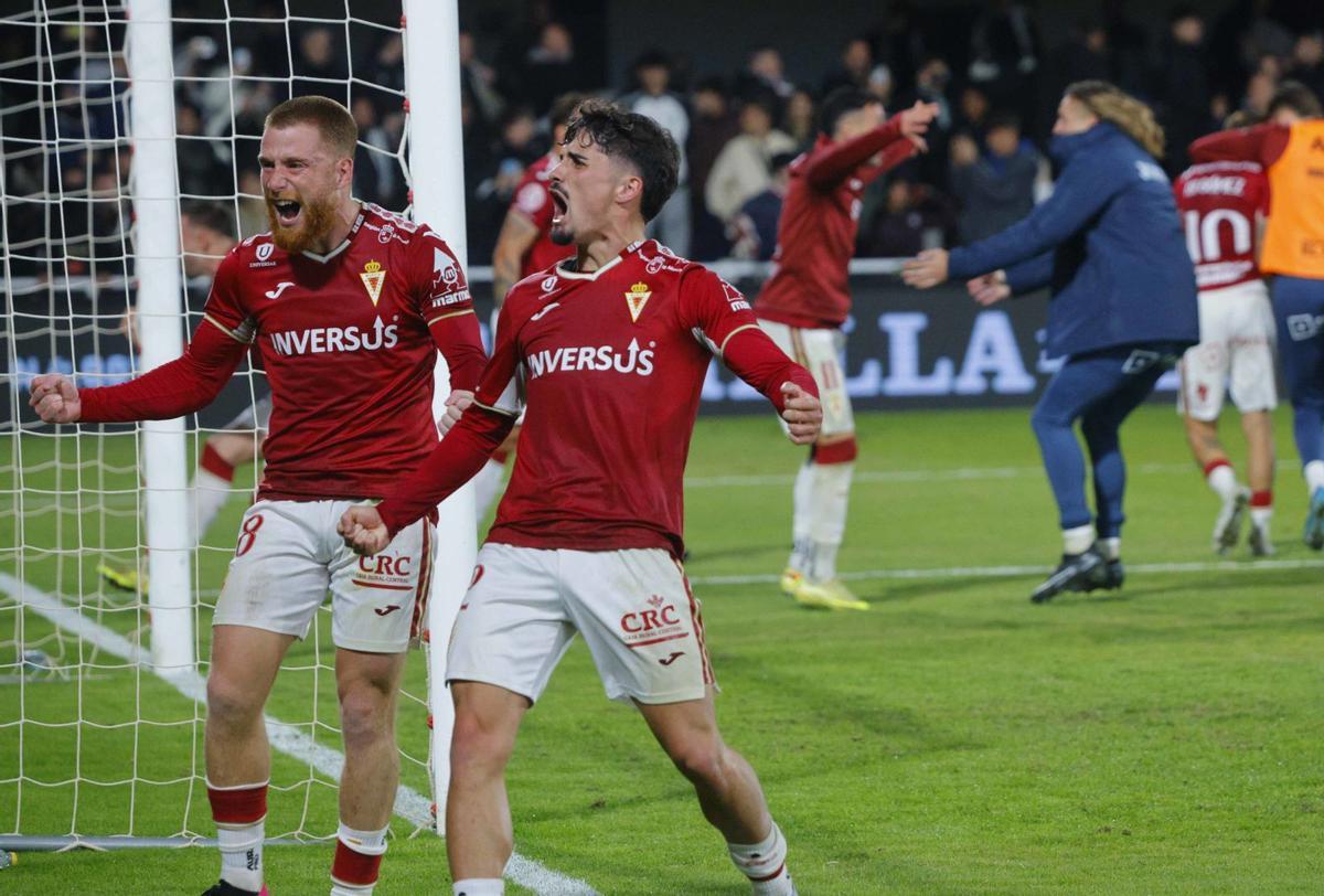 Ortuño se lamenta en los últimos minutos del partido. | IVÁN URQUIZAR