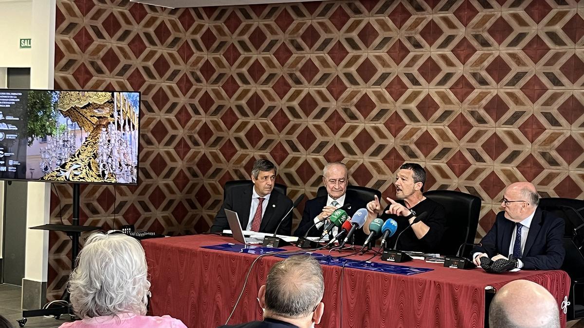 Antonio Banderas, junto a Teo López, Paco de la Torre y Benjamín del Alcázar, presenta el estudio sobre la "industria" cofrade.