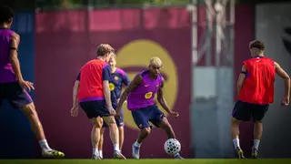 El Barça sigue preparando el Gamper con la mala noticia de la baja de Lewandowski