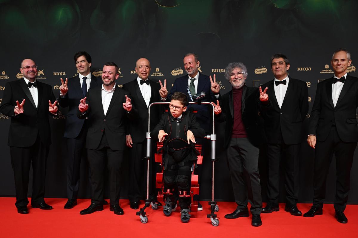 Equipo de la película Búffalo Kids en la alfombra roja de los Goya