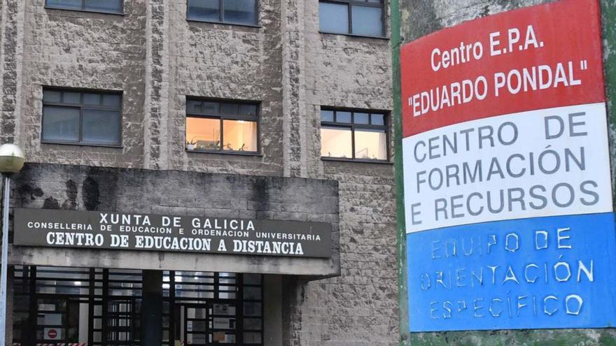 Centro de la UNED en A Coruña. |  // VÍCTOR ECHAVE