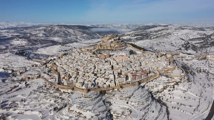 Morella nevada desde el aire