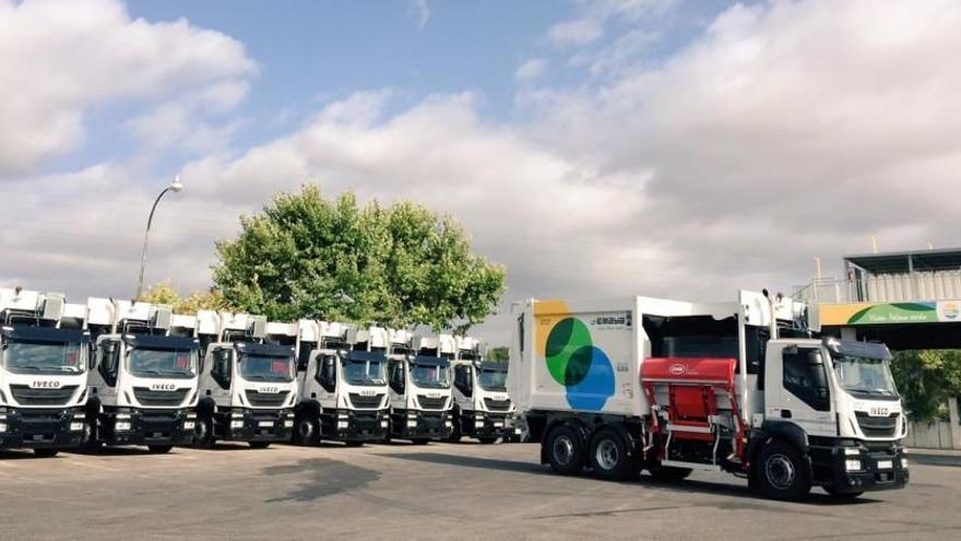 Quejas por camiones de Emaya ensucian la carretera al no ir tapados