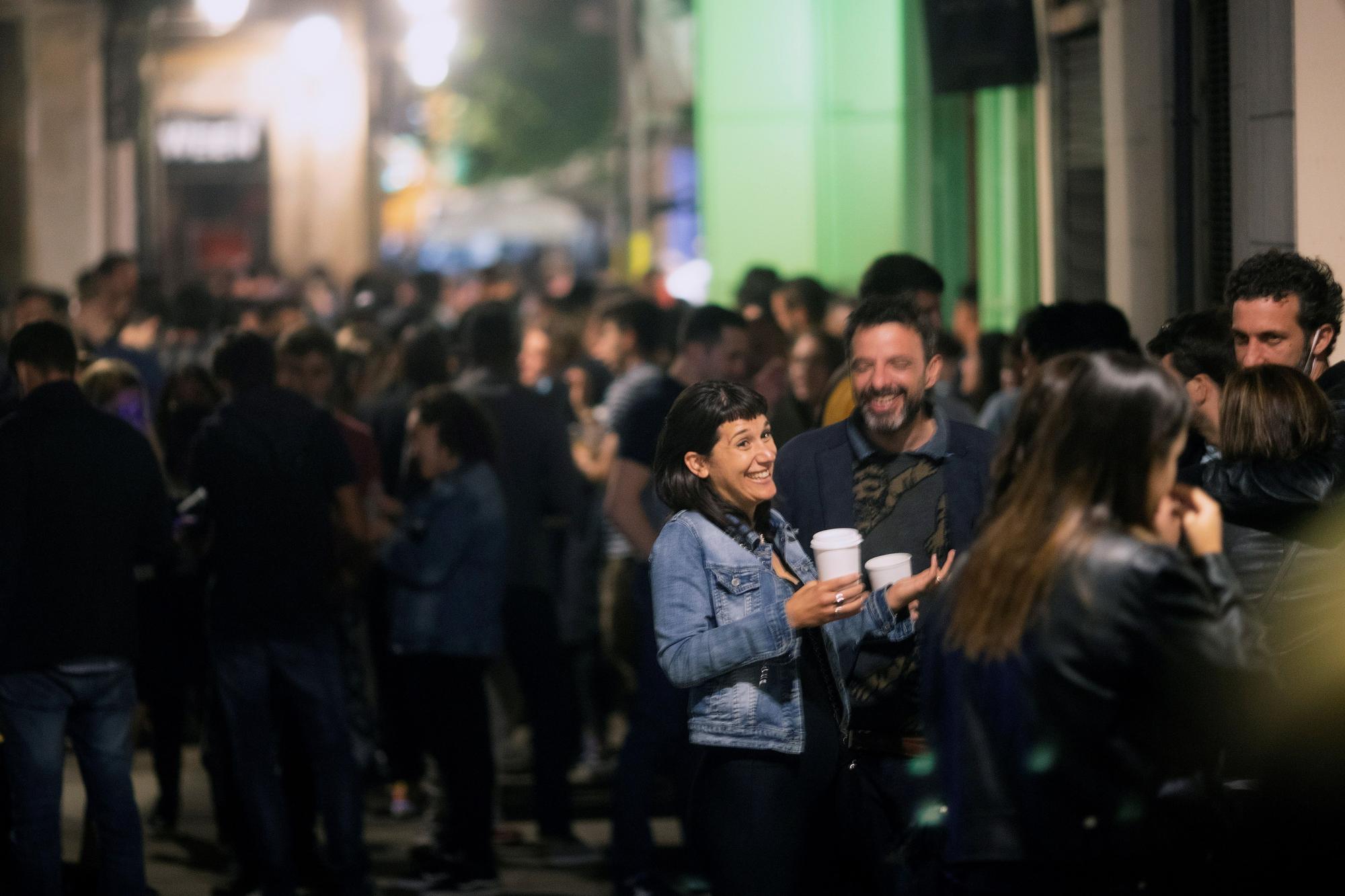 Nova nit d'aglomeracions i «botellons» a Barcelona