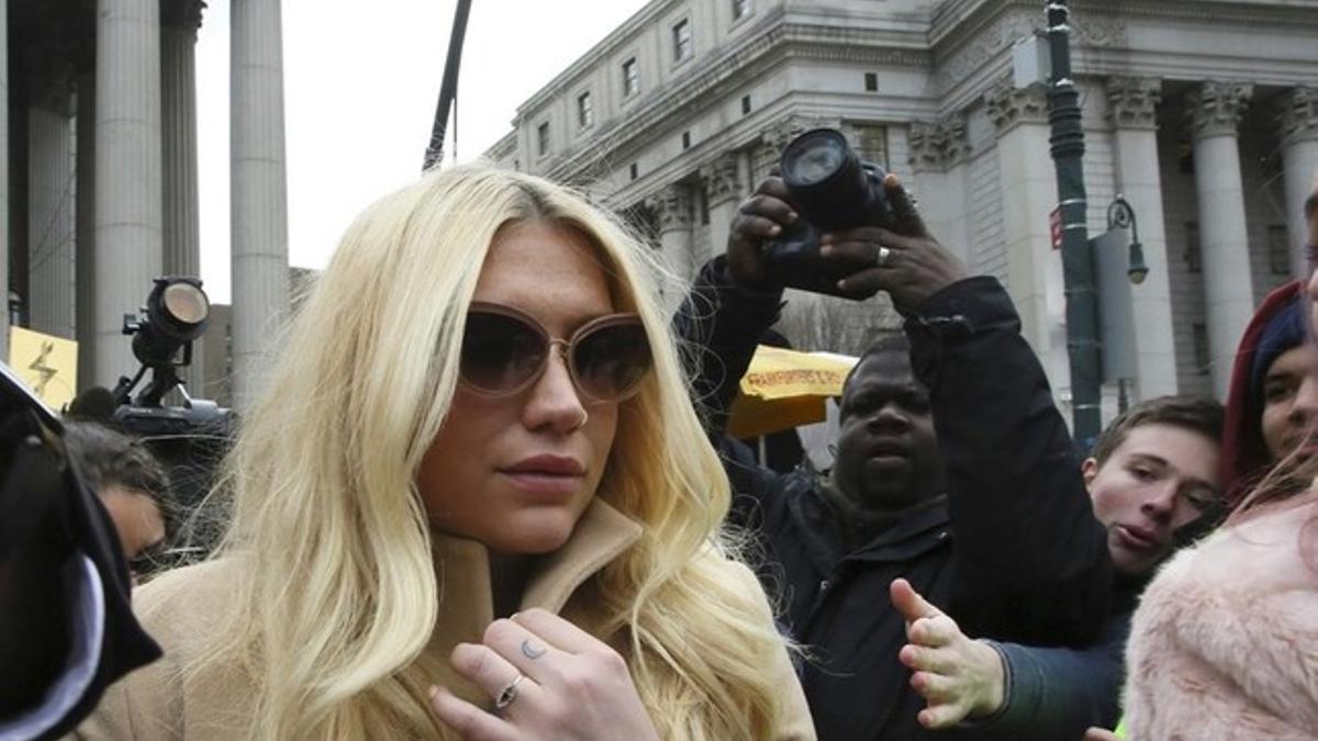 fimedio32860678 pop star kesha leaves supreme court in new york  f160219211207