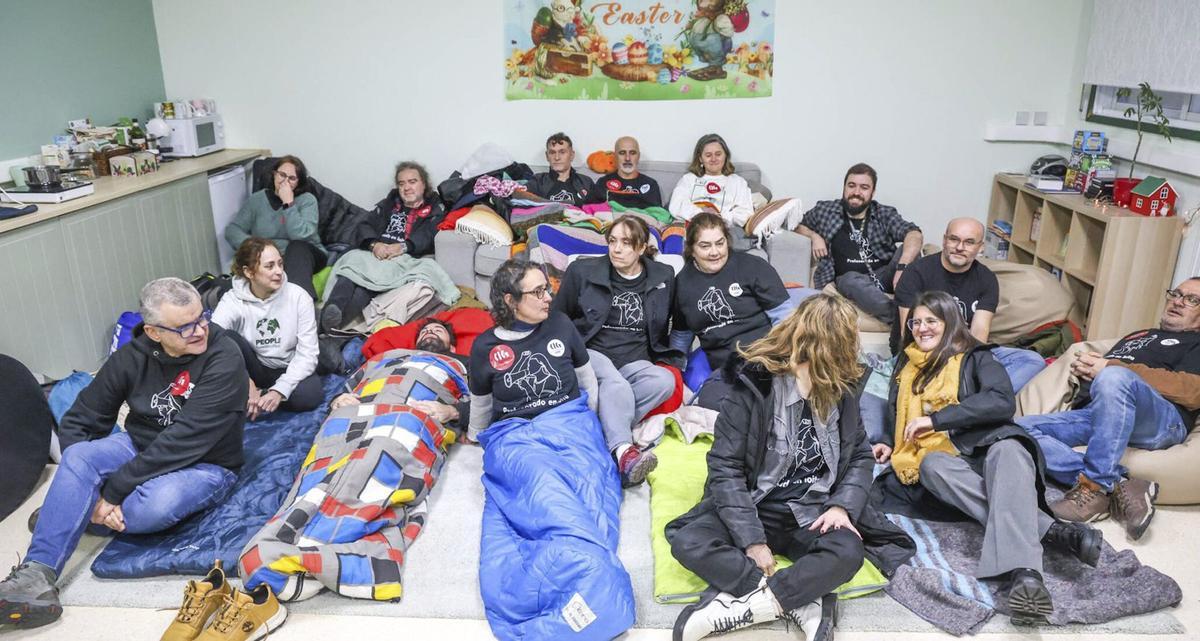 Participantes en el encierro realizado en el instituto de Vilagarcía Armando Cotarelo Valledor. |  Iñaki Abella
