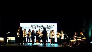 Santa Lucía homenajea a Rafael Sánchez, Luisa Pérez y Carmen Ramos en la I Feria del Agua y la Sostenibilidad