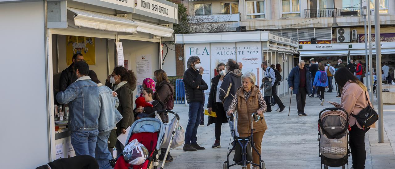 Imagen de la Feria del Libro en la Plaza Séneca.