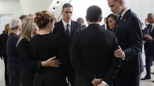 Abraçades i proximitat institucional