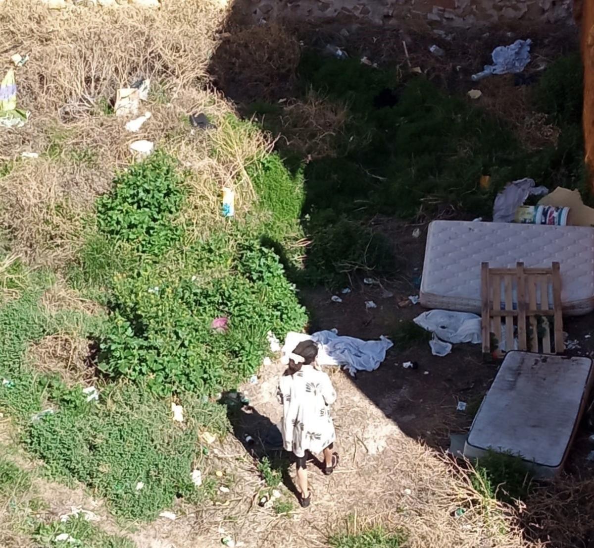 Imagen del interior del solar facilitada por los vecinos de la zona.